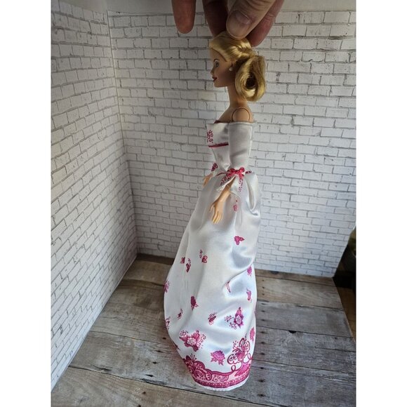 Avon Mattel 2002 Victorian Tea Blonde Hair White Pink Roses Satin Dress Doll - Picture 4 of 7